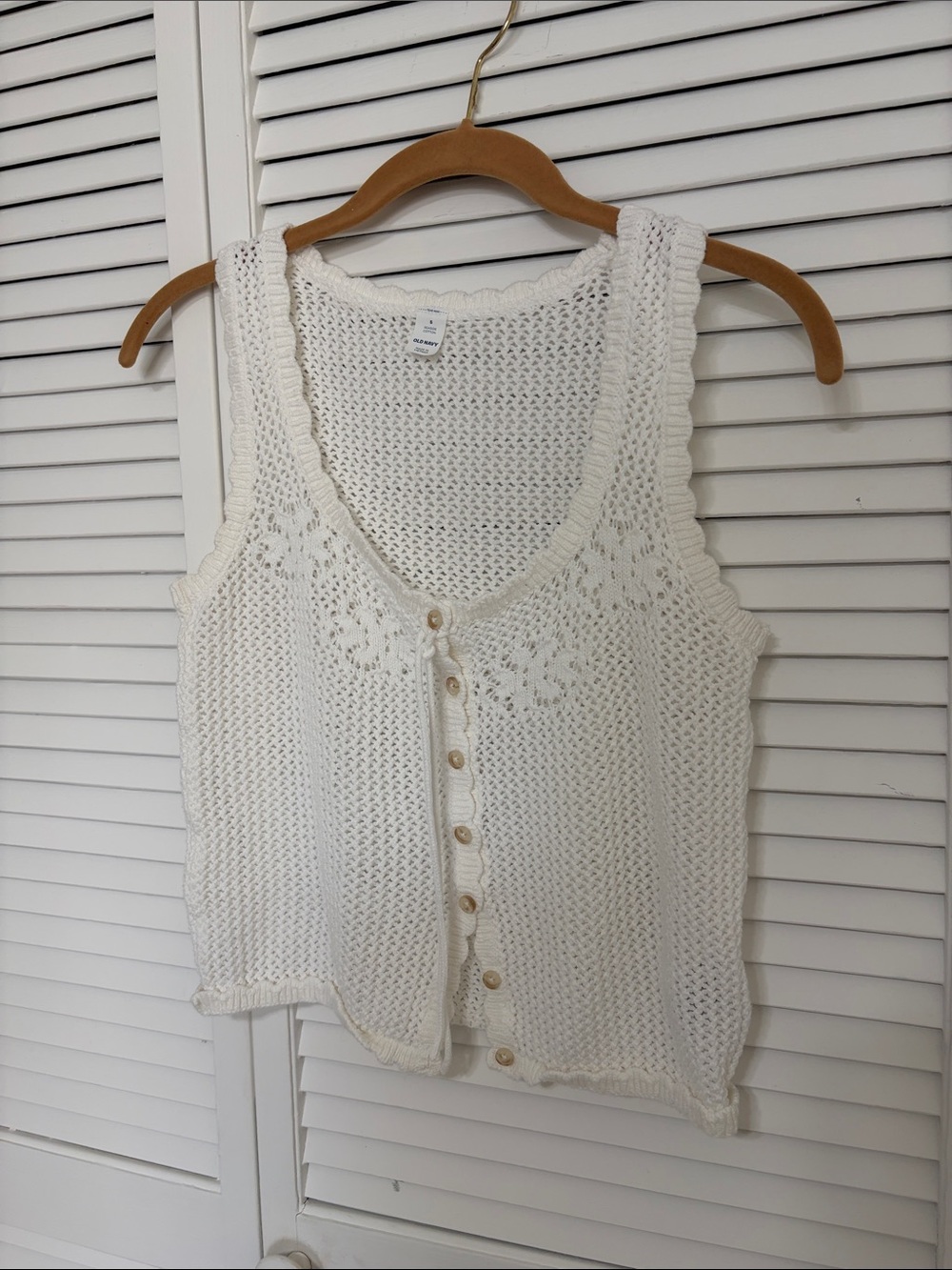 Old Navy White Crochet Button-Front Tank Top